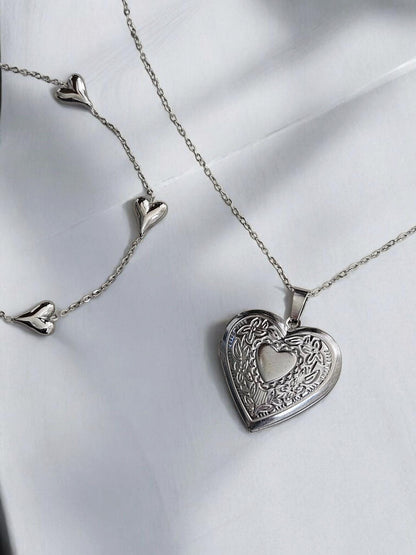Belle Necklace